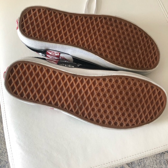 Vans Men’s off the wall lace up shoes sz 10. New with out box or tag. - Picture 4 of 5